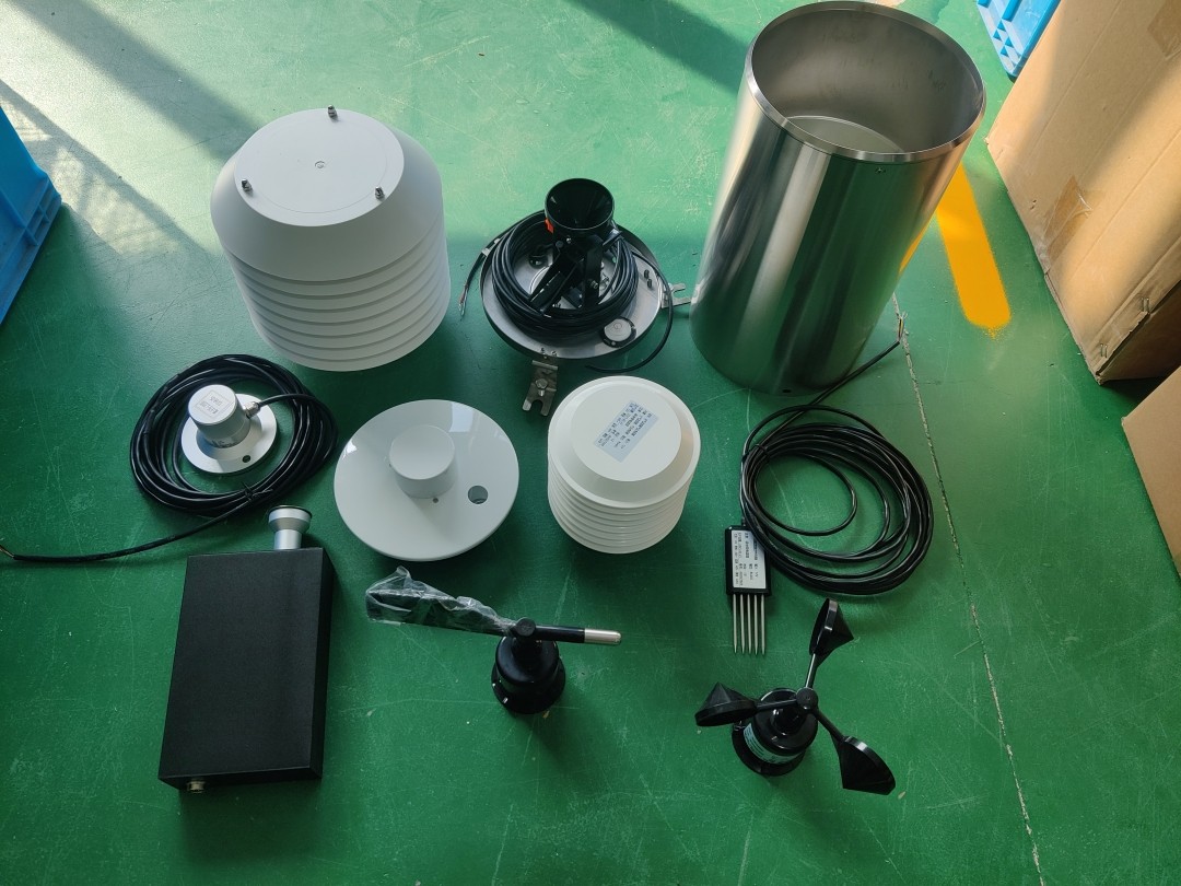 長安大學氣象儀器測試完畢準備發(fā)貨！